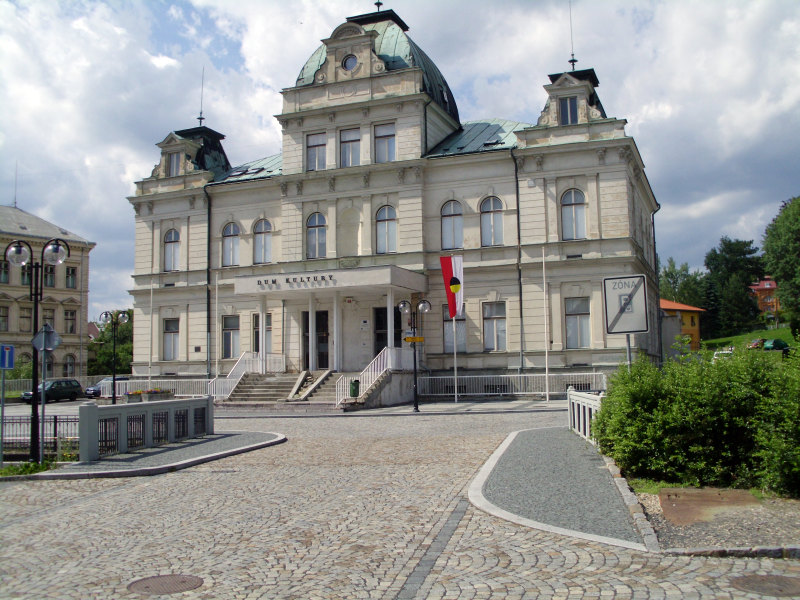 Gymnazium Ceska Kamenice.jpg