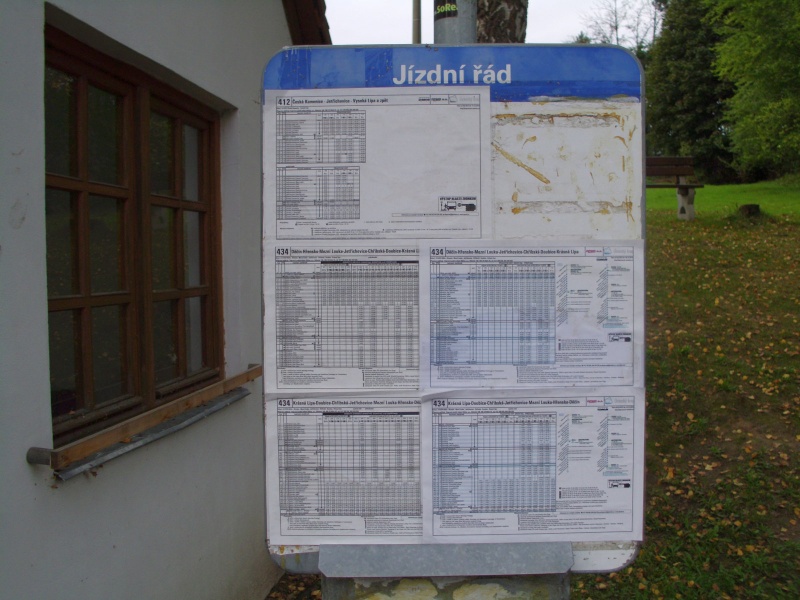 Soubor:Zastavka Jetrichovice hostinec jizdni rad.jpg
