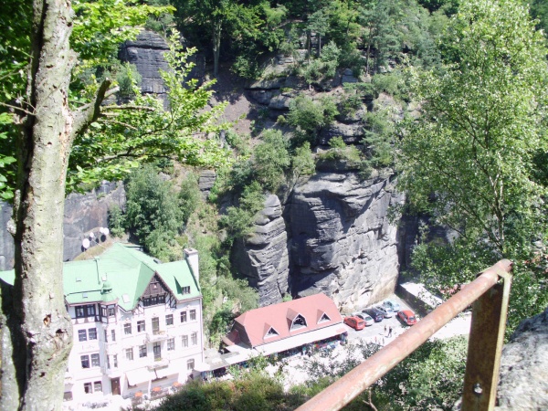 Hrensko Labska vyhlidka svah naproti.jpg