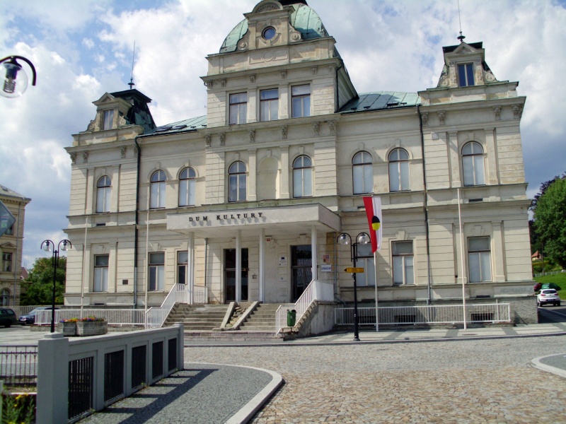 Soubor:Dum kultury Ceska Kamenice.jpg
