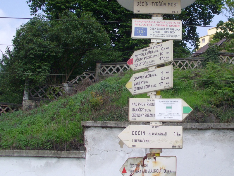 Rozcestnik Decin Tyrsuv most.jpg