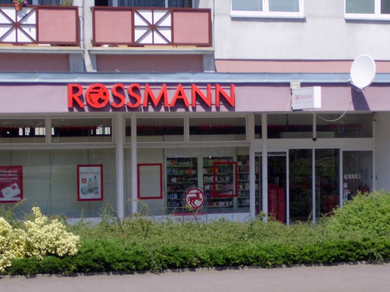 Soubor:Drogerie Rossmann Decin.jpg