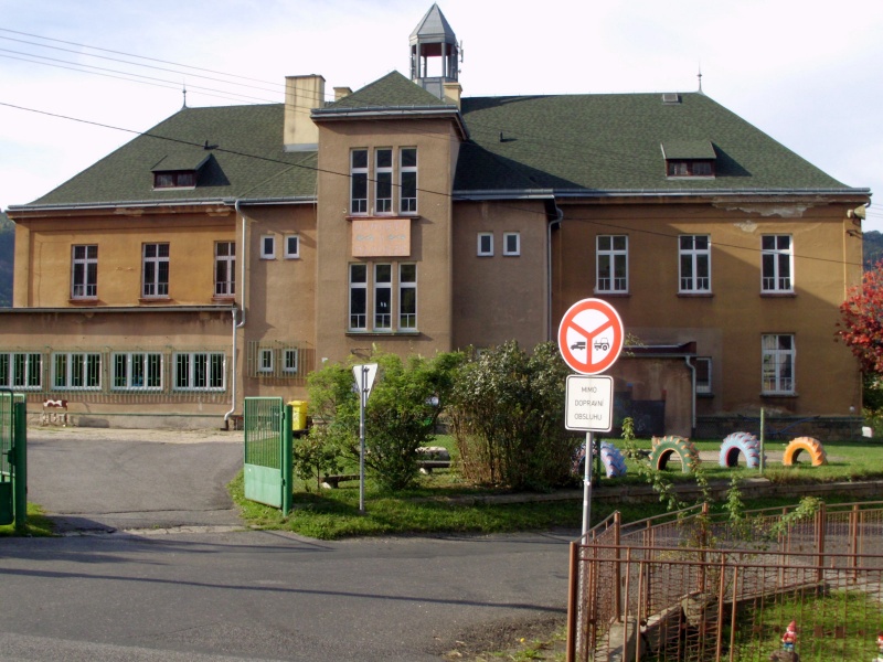 Dum deti mladeze Decin Breziny.jpg